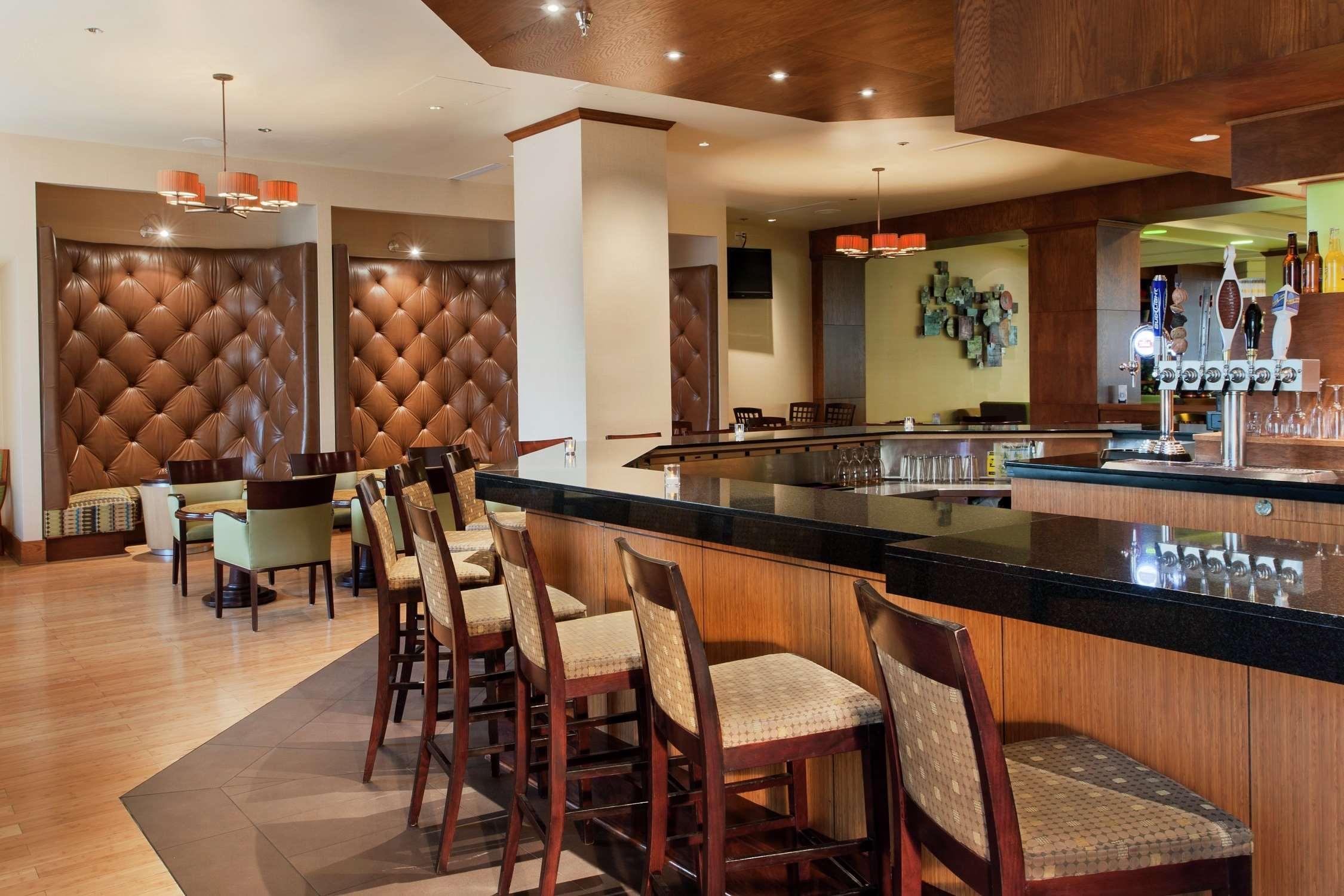 Doubletree By Hilton Hotel & Executive Meeting Center Omaha-Downtown Restaurant photo